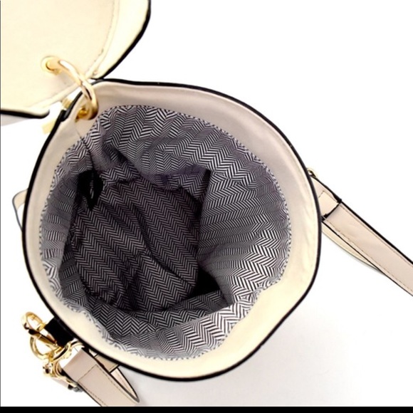 Purse - Picture 2 of 2